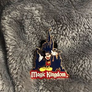 Magic kingdom Disney trading pin - Mickey Mouse